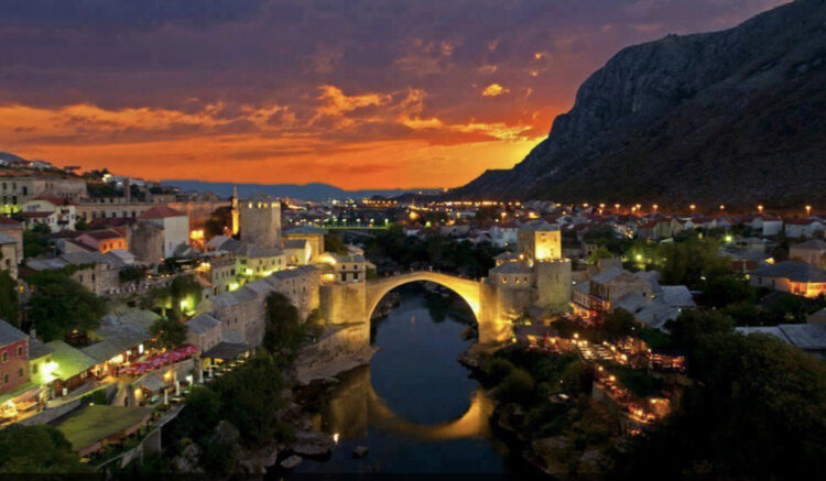 Çfarë qëndron pas krizës aktuale në Bosnje? Si do zgjidhet konflikti mes tre etnive