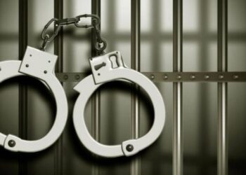 Arrestohet mjeku për lëshimin e 2 mijë certifikatave të rreme të vaksinës