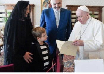 Rama vizitë zyrtare në Vatikan, i shoqëruar nga bashkëshortja dhe djali pritet nga Ati i Shenjtë, Papa Françesku