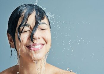 Një dush me ujë të ftohtë na bën më mirë nga ç’mendoni ju