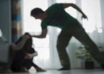 22-vjeçarja tentoi të vetëvritet me thikë në Korçë, policia zbulon shkakun