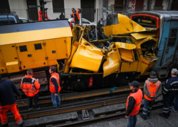 E RËNDË në Greqi/ Makineria përplaset me vagonin,1 i vdekur,dy austriakë të plagosur