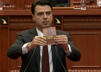 Basha: Në kuvend ka kriminelë të regjistruar në FBI dhe DEA