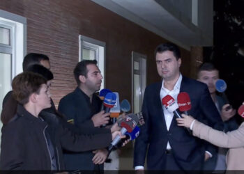 Basha: Koha e Sali Berishës ka mbaruar! Do e këpus tubin e oksigjenit