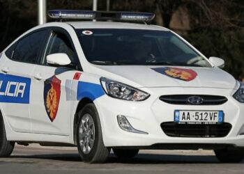 Peqin/ Shkon në shtëpinë e ish-gruas, ushtron dhunë dhe i thyen makinën, arrestohet 46-vjeçari