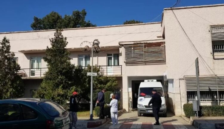 LAJM I FUNDIT/ Zjarr në mjediset e spitalit COVID 3 në QSUT