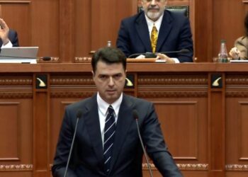 Basha sërish thirrje për vettingun e politikanëve: Niseni nga unë i pari