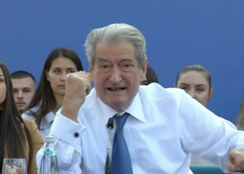 Basha shpalli zgjedhjet për kreun e FRPD-së, Berisha: Kryetari pa parti ka humbur moralin drejtues, thirreni këtu!