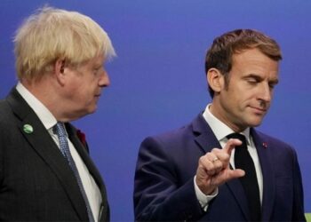 Mbytja e emigrantëve në La Mansh, luftë fjalësh mes Parisit dhe Londrës, anulohen bisedimet