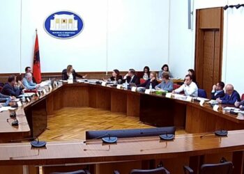 Hetimi për Inceneratorët, Tabaku: Në 3 kontratat, ligji është shkelur me të dyja këmbët