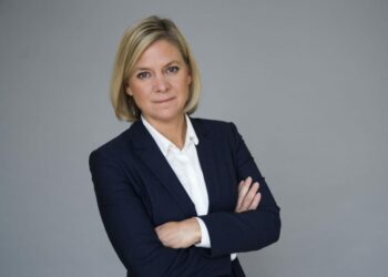 Rikthehet në detyrë disa ditë pas dorëheqjes kryeministrja e parë grua e Suedisë