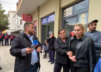 Gjykata la autorin në burg, nëna e 8-vjeçarit: Dua ta varin, ta djegin. Më mori një foshnjë. Do rri këtu çdo ditë!