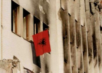 Foto e rrallë: Prishtina më 28 nëntor 1999