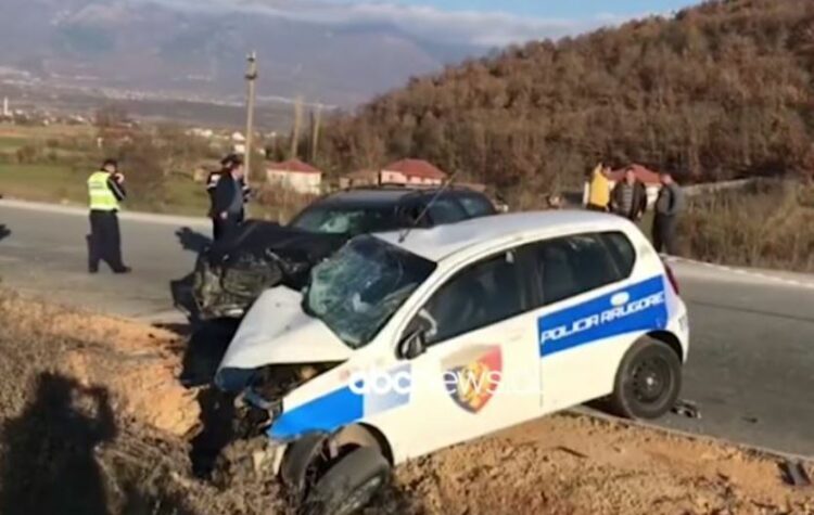 Patrulla në sens të kundërt në Rrugën e Arbrit, efektivi mbërrin me helikopter në spitalin e Traumës