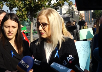 Kryetarja e Kuvendit në marshimin kundër dhunës ndaj fëmijëve: Dënimi me vdekje nuk është zgjidhje