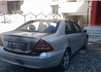 Dyshohet për zjarrvënie të qëllimshme, shkrumbohet automjeti në Korçë