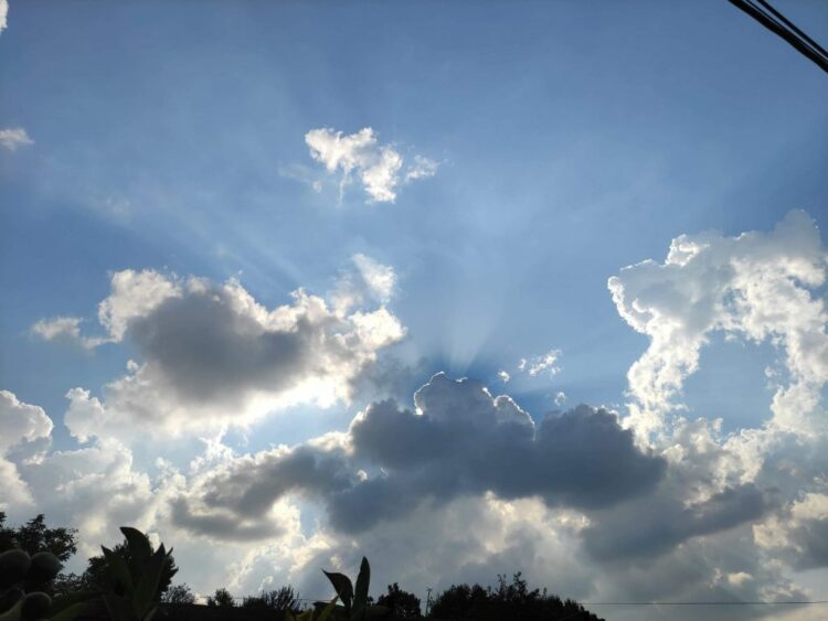 Dita nis me diell, temperaturat deri në 22 gradë