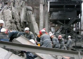 Zjarri përfshin minierën në Siberi, 9 persona humbin jetën, dhjetëra të bllokuar