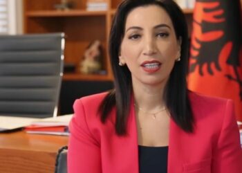 Mësuesi i dënuar për ‘pedofili’ u punësua në një shkollë në Berat, Kushi: E pafalshme!