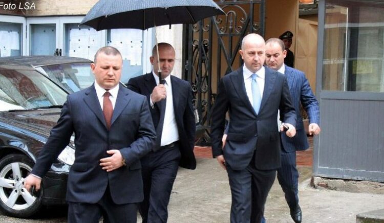 Rezart Taçi sqaron konfliktin me azerët për 75 milion dollarët e ARMO-s