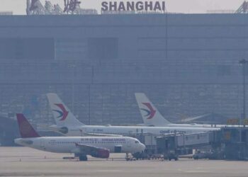 Vetëm 3 raste me koronavirus, Shanghai anulon fluturimet dhe mbyll shkollat