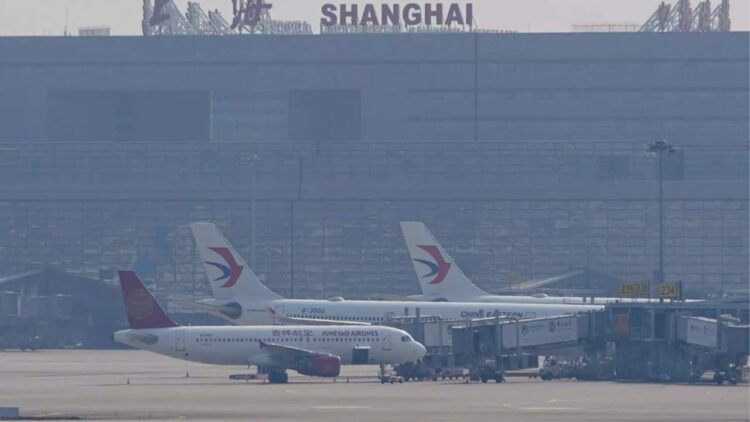 Vetëm 3 raste me koronavirus, Shanghai anulon fluturimet dhe mbyll shkollat