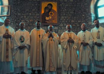 Mesazhi i Ipeshkvijve për Ditën Botërore për të Varfërit: Politika shqiptare të marrë masa konkrete për të varfërit