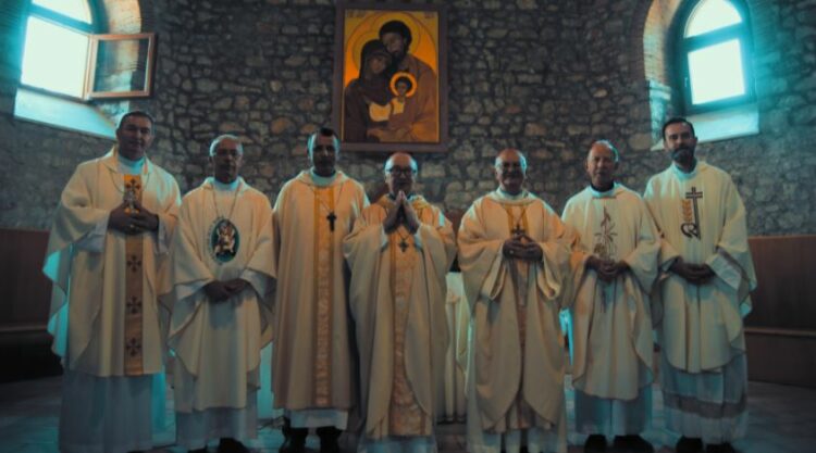 Mesazhi i Ipeshkvijve për Ditën Botërore për të Varfërit: Politika shqiptare të marrë masa konkrete për të varfërit