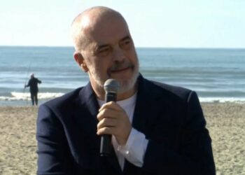 Ndotja e mjedisit/ Rama takim me krerët e Bashkive dhe prefektët: Kostoja e pastrimit më e lartë se tarifa për qytetarët!