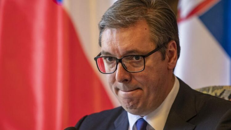 Nuk e thirrën në samitin e demokracisë, Vuçiç “thumbon” SHBA