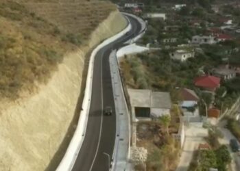 Përfundon rikonstruksioni i plotë i rrugës së Kalasë së Beratit, kryebashkiaku: Do sjellë impakt të lartë në turizëm