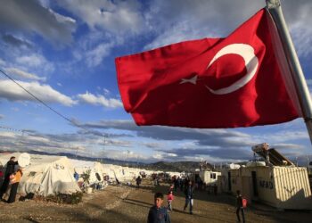 BE i jep Turqisë 368 mln dollarë për refugjatët sirianë si pjesë e marrëveshjes nga ‘Pranvera Arabe’