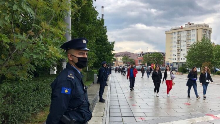 Në Kosovë hyjnë masat e reja anti-Covid! Me detyrim vaksina për të hyr në qendra tregtare apo restorante