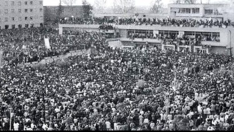 31 vjet nga Lëvizja Studentore që çoi në rrëzimin e diktaturës! Sot përkujtohet 8 dhjetori, Dita Kombëtare e Rinisë