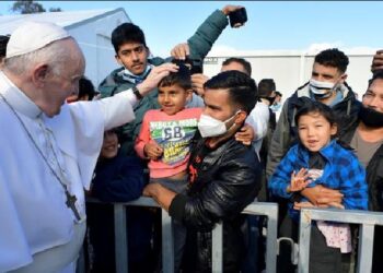 Papa Françesku kritikon ashpër Europën: Mos i mbyllni dyert refugjatëve