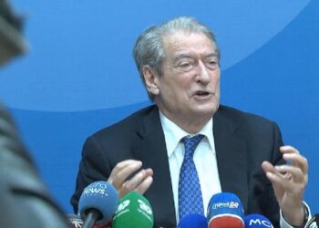 Berisha paralajmëron protesta: Revolucionin nuk e ndal njeri, mjerë ai që mendon ndryshe