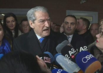 Protestë në orën 16:00/ Berisha liston 4 arsyet për të marrë pjesë në tubimin kundër Vuçiç