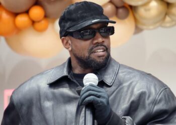 Kanye West i lutet Kim Kardashian që të ‘kthehet menjëherë’ tek ai