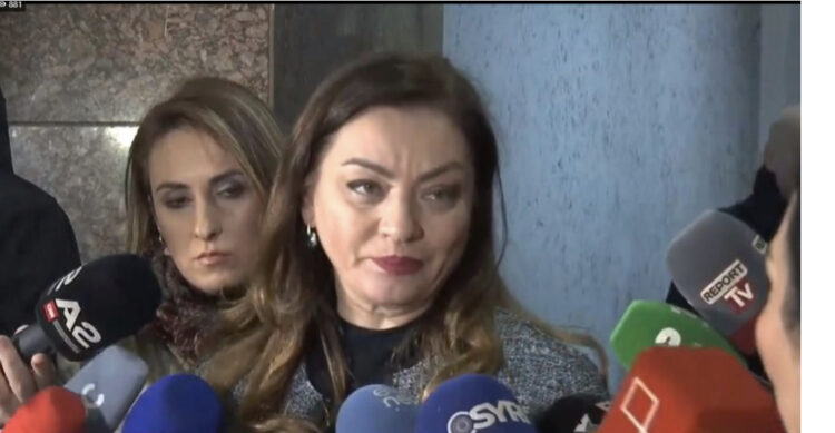 Delegatët te Basha/ Vokshi: Ju e dini mirë sa mban salla e Pallatit të Kongresve