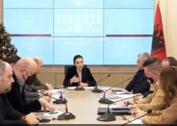 Balluku ‘përcjell’ përfaqësuesit e shoqatave të biznesit: Do flasim prapë në qershor