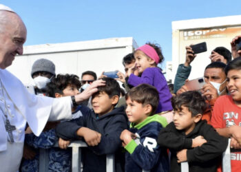 Papa akuzon Evropën për injorim të problemit të migrantëve