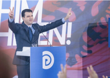 Skandali i pagave, Basha: Shtet i kapur nga të korruptuarit, i rrënuar