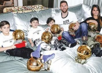 Një për secilin! Mesi poston foton epike me “Topin e Artë”