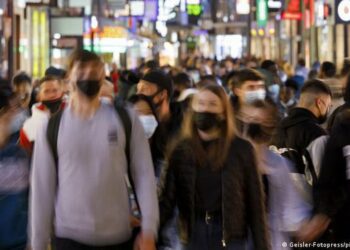 ‘Lodhje ekstreme’, këto janë simptomat e variantit Omicron