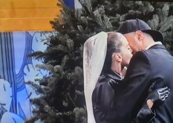 ‘Dasma’ ndez romancën, Beatrix dhe Donald shkëmbejnë puthjen e parë! (VIDEO)