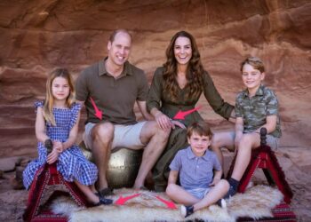 Mesazhet e fshehura që nuk i vumë re te kartolina e Krishlindjeve e Kate dhe William