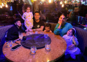 Ronaldo dhe Georgina zbulojnë gjininë e binjakëve(VIDEO)