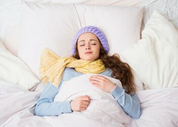 Si të bësh gjumë të qetë në netët e ftohta? Disa truke të thjeshta nga ekspertët