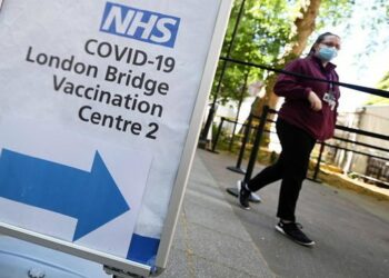 Ministri i Shëndetësisë në Britani: Nuk do të ketë masa të reja kundër COVID para natës së Vitit të Ri