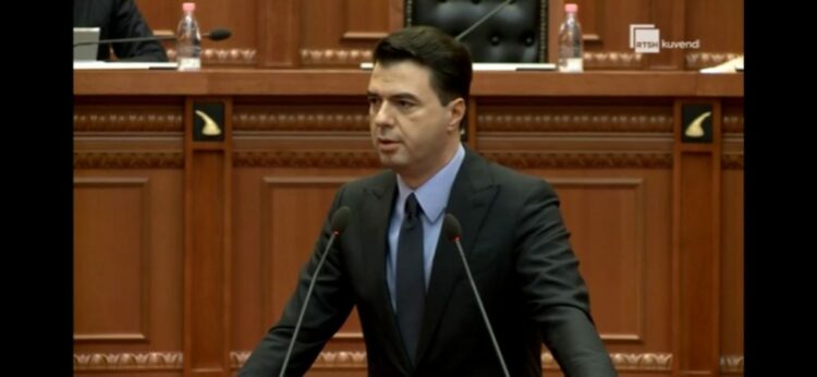 Shkarkimi i Bashës në PD/ Rama e shpërfill në Kuvend dhe nuk i kthen përgjigje